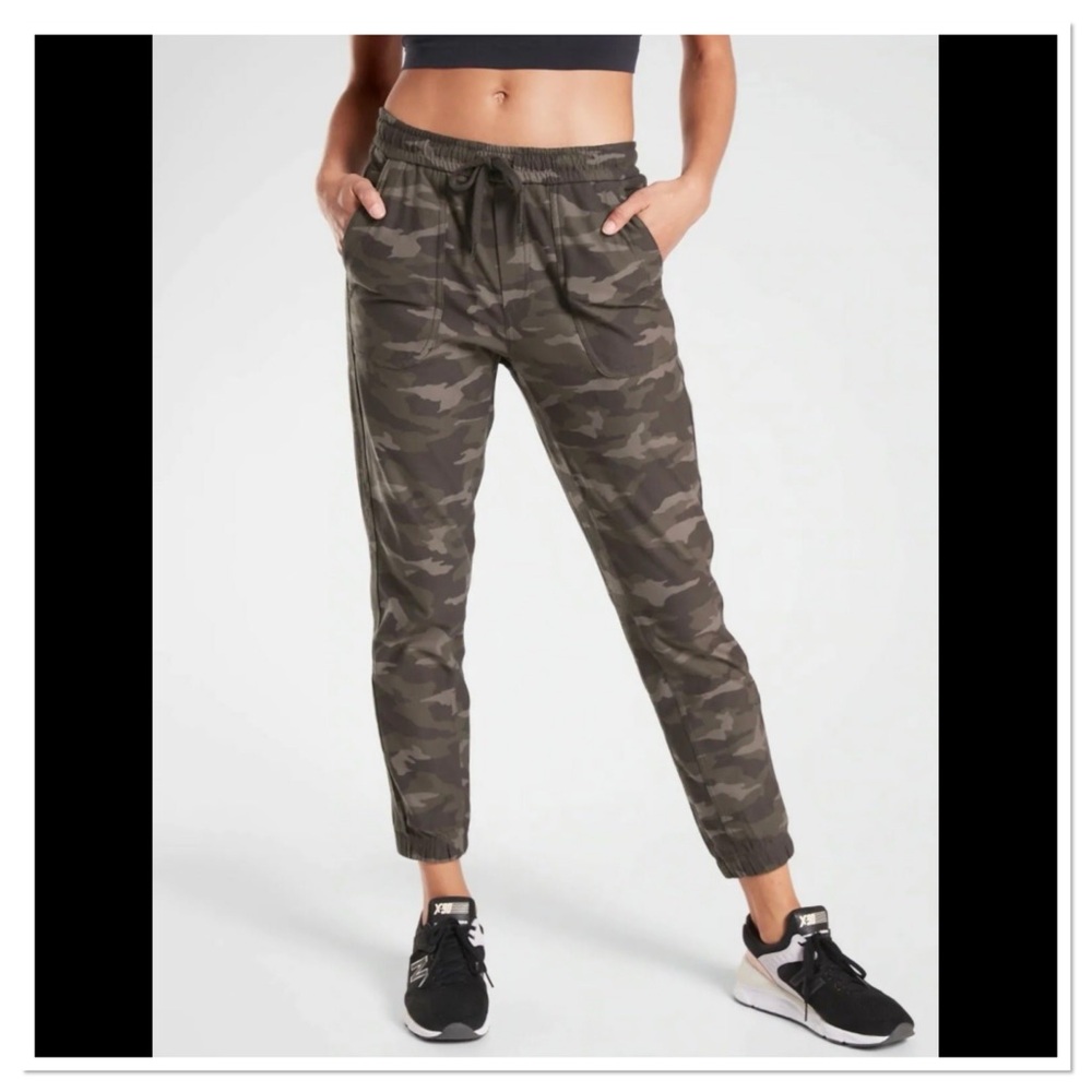 Women’s Farallon Stratum Camo Jogger Athleta